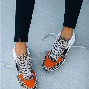 Brand new. Didn’t love them and forgot to return them in time.